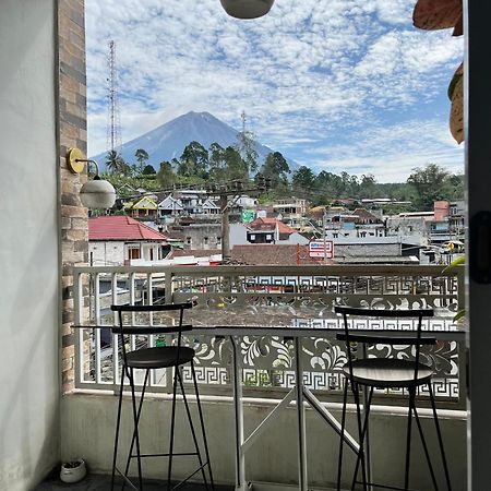 Java Hostel Tumpak Sewu Sidomukti Exteriör bild