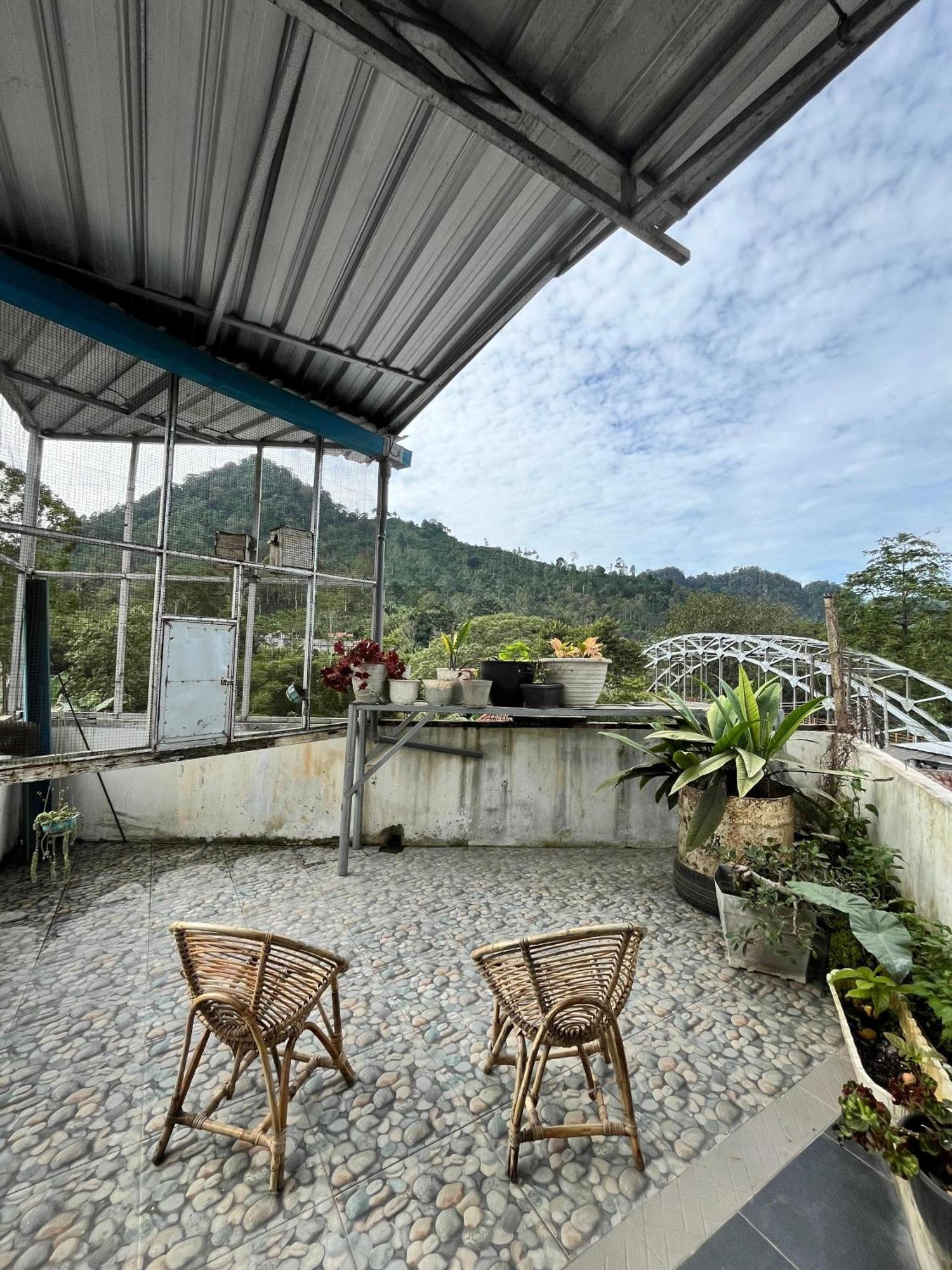 Java Hostel Tumpak Sewu Sidomukti Exteriör bild