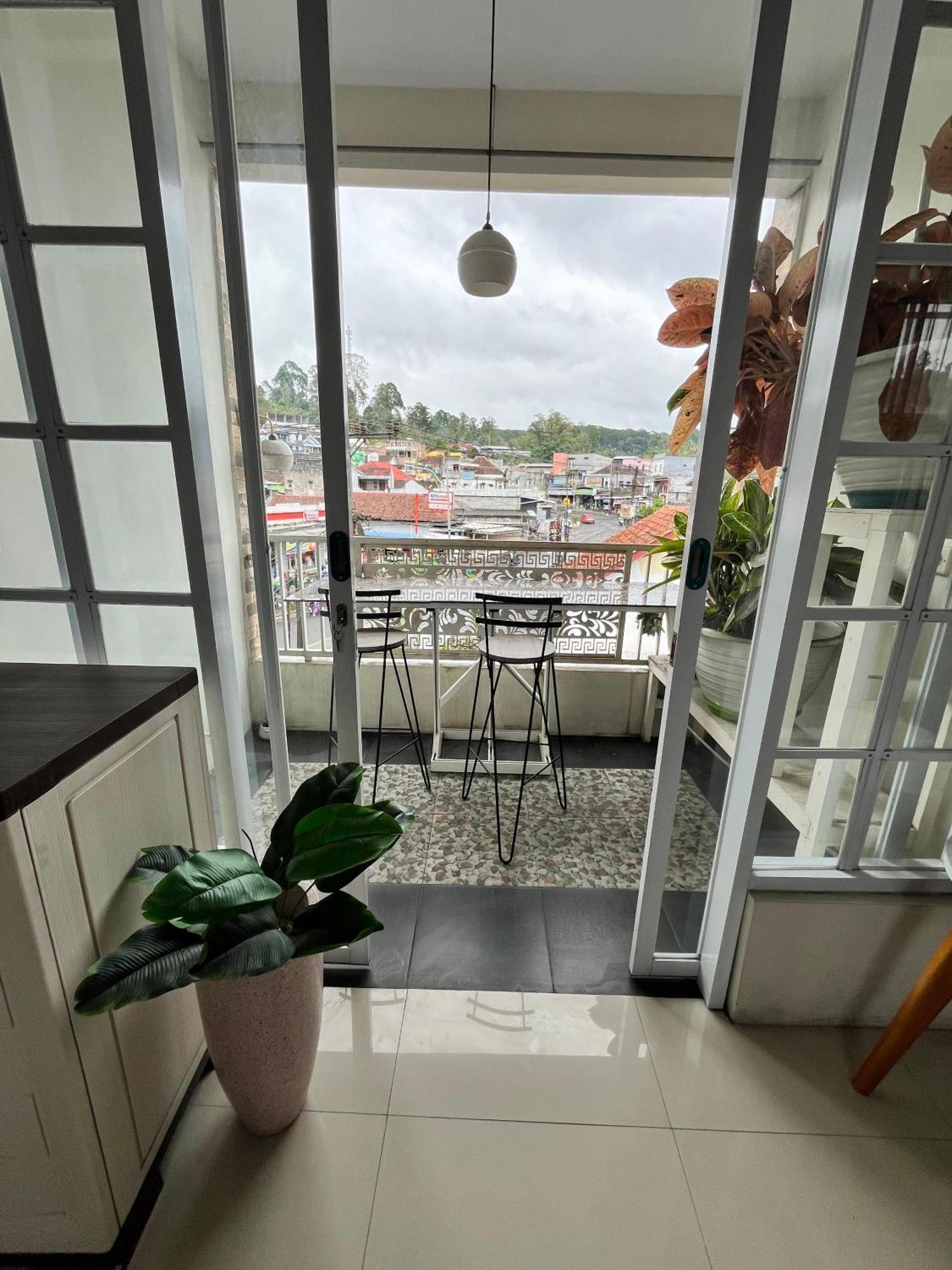Java Hostel Tumpak Sewu Sidomukti Exteriör bild