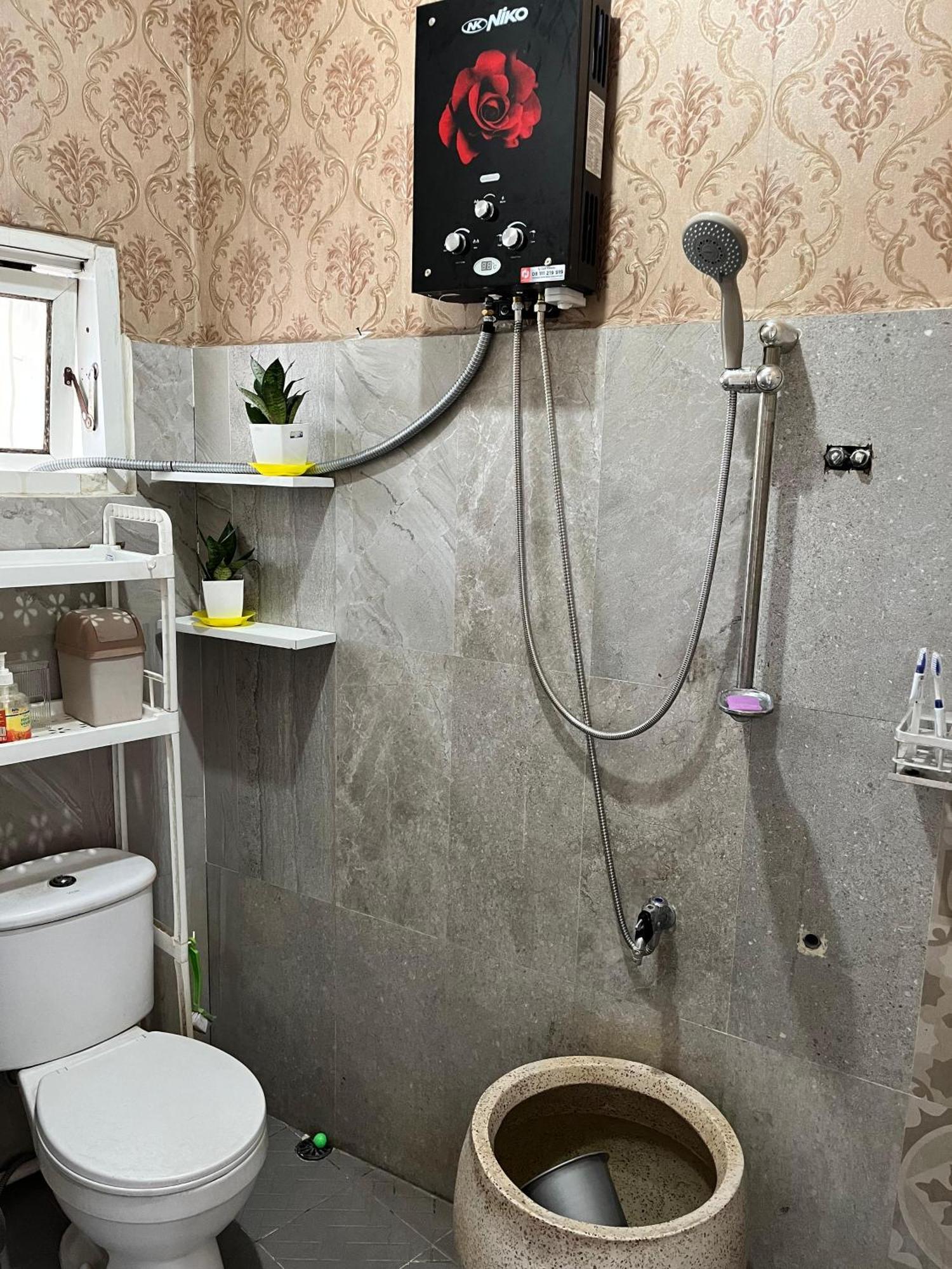 Java Hostel Tumpak Sewu Sidomukti Exteriör bild