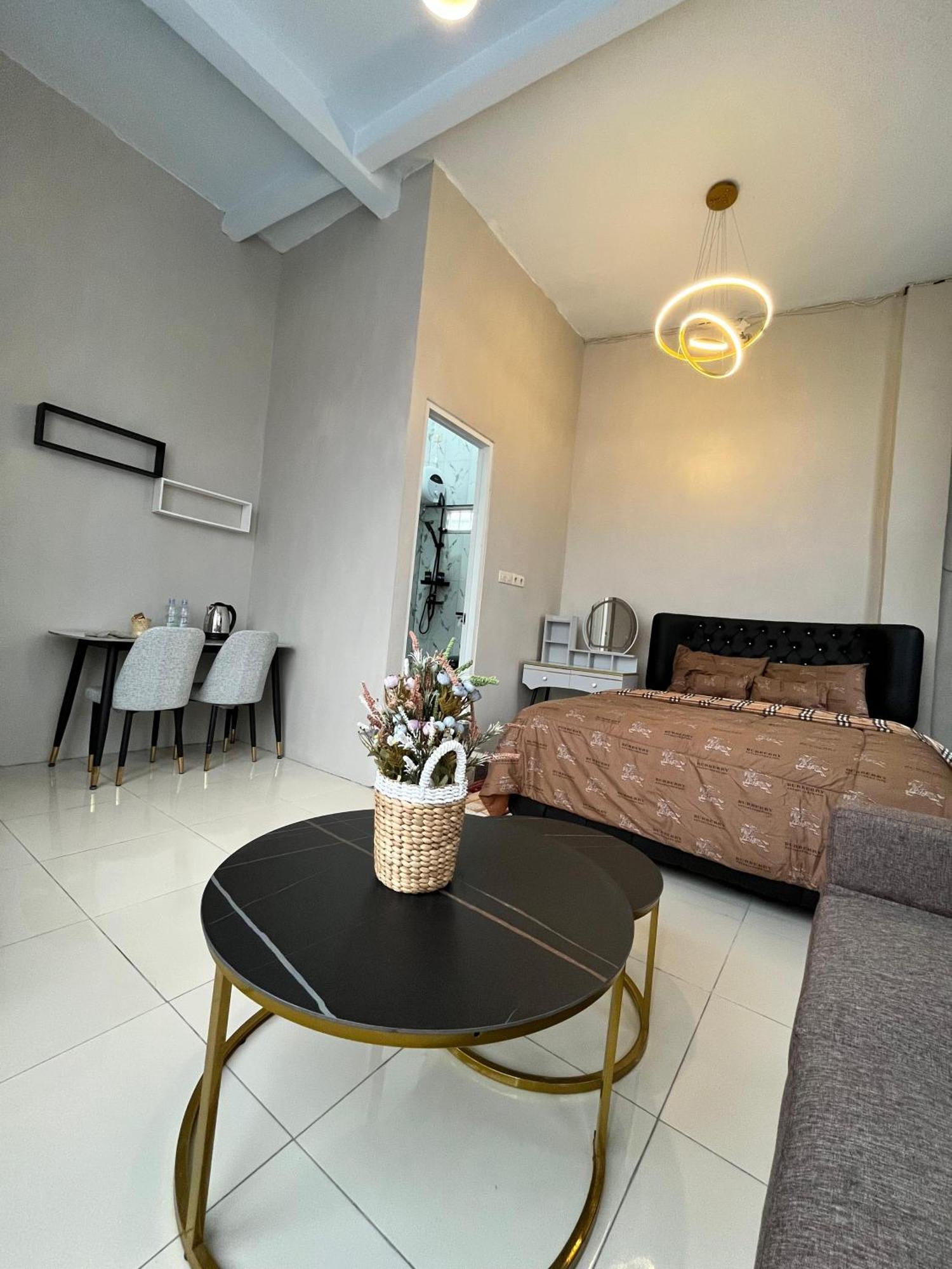 Java Hostel Tumpak Sewu Sidomukti Exteriör bild
